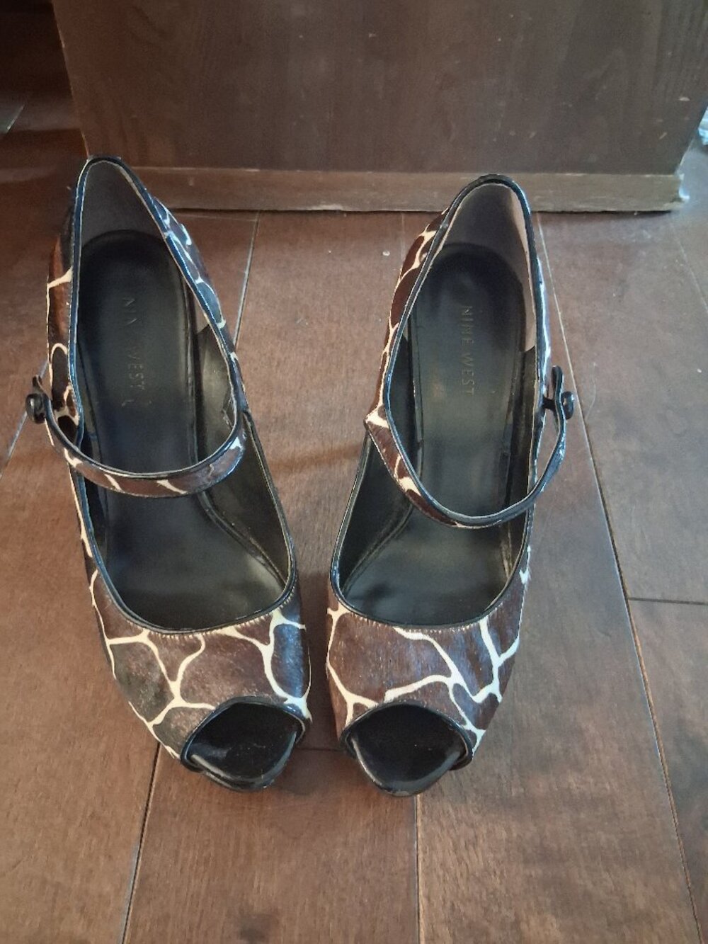 Giraffe print Nine West Peep Toe Mary Jane heels
